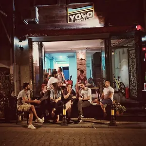 Yolo Hostal Estambul